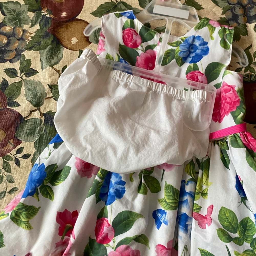 Spring dress - Picture 2 of 5